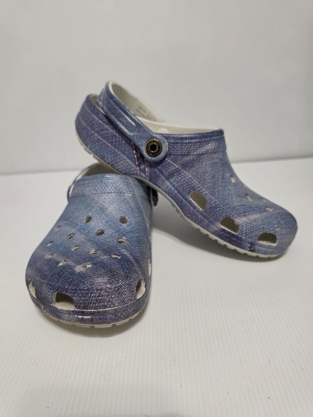 Classic Crocs in Denim Blue Women's 9